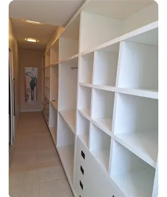 A planta de Apartamento lindo de Frente para o Mar