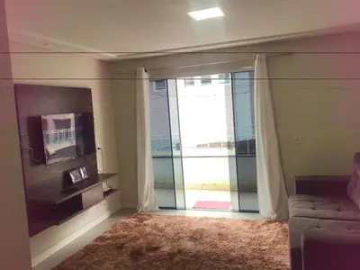 Uma televisão e/ou sistema de entretenimento em Casa segundo piso acomoda até 6 pessoas