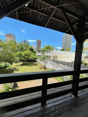 Uma varanda ou terraço em Casa espaçosa a 100m do mar
