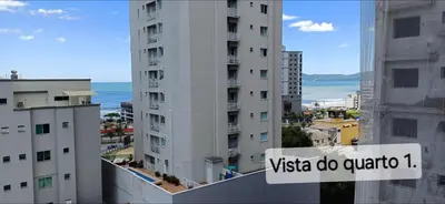 Uma vista do mar geral ou uma vista do mar a partir do apartamento