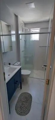 Uma casa de banho em Apartamento NOVO Itapema 2 quartos e 2 vagas garagem 6 pessoas