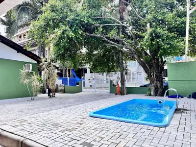 A piscina em ou perto de Casa La Mar - Piscina Privativa a 5 Minutos da Praia de Bombas – Perfeita para Grandes Grupos