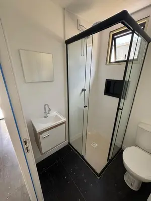 A planta de House Box 06 a 950 mt do mar, ar- condicionado, TV smart, cozinha privativa
