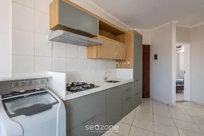 A cozinha ou kitchenette de Apto Vista Mar 3Q e Garagem 130m da Praia ROR0002