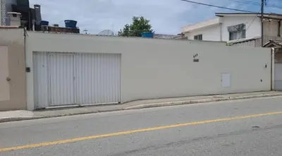 A planta de Casa da Sil com garagem, ar, wifi, perto Expocentro