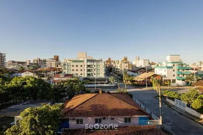 Uma vista geral de Bombas ou a vista da cidade a partir do apartamento