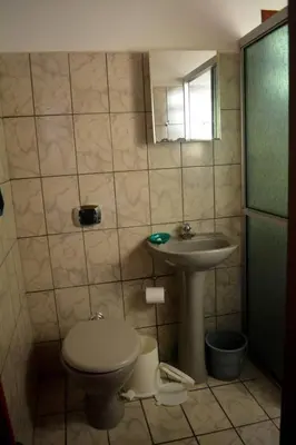 Uma casa de banho em Sobrado Familiar da Salete 01