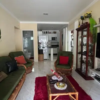 casa espaçosa para ate 10 pessoas em Bombinhas