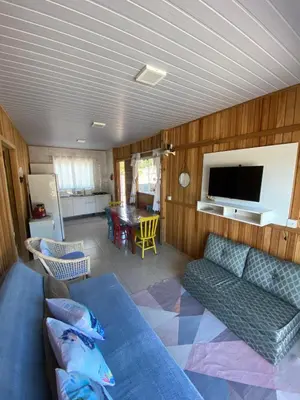Uma área de estar em Casa Aluguel Porto Belo