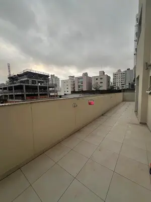O edifício onde o apartamento está situado