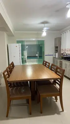 A cozinha ou kitchenette de Casa com piscina