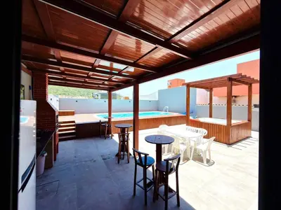A planta de Casa nova com banheira, piscina e jacuzzi