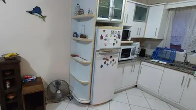 A cozinha ou kitchenette de Large Ap 3q 250m Praia de Bombas