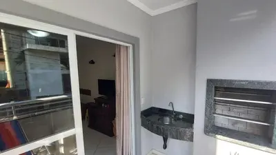 A cozinha ou kitchenette de Large Ap 3q 250m Praia de Bombas