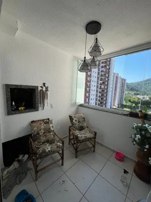 Uma vista geral da montanha ou uma vista da montanha a partir do apartamento