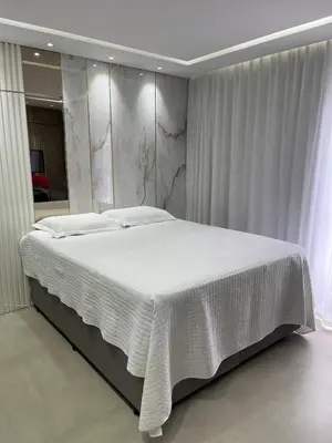 Uma cama ou camas num quarto em Modern apartment