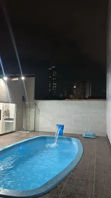A piscina em ou perto de Casa com piscina em BC