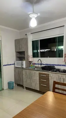 A cozinha ou kitchenette de Casa com piscina em BC