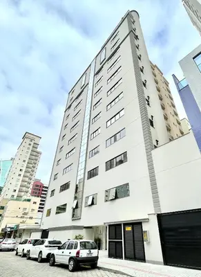 O edifício onde o apartamento está situado