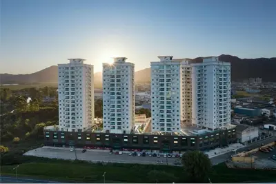 O edifício onde o apartamento está situado