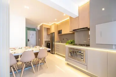 A cozinha ou kitchenette de Achei Itapema • 1003B, Mirante das Oliveiras
