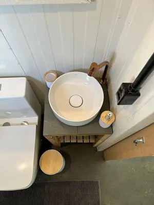 Uma área de estar em Tree House
