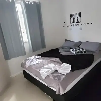Quarto Casal Elegance Piscina e Tela TV Pousada Tijucas Lua encantada