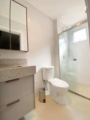 Uma casa de banho em Conforto e modernidade na praia 400m - mar