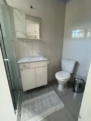 Uma casa de banho em Casa a 10 minutos a pé da praia e restaurantes