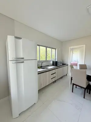 A planta de 3 suítes próximo do mar na Praia Mariscal