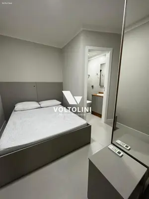 Uma cama ou camas num quarto em 01 APARTAMENTO TÉRREO BEIRA MAR - Apto 01