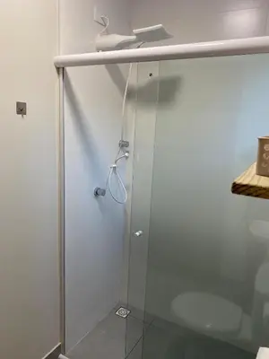 Uma casa de banho em Loft Para Casais com Jacuzzi - Geminado - Unidade 1 Pipeline - Sem Café da Manhã