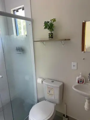 Uma casa de banho em Loft Para Casais com Jacuzzi - Geminado - Unidade 1 Pipeline - Sem Café da Manhã