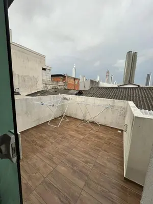 Uma varanda ou terraço em Casa a 1 km da praia