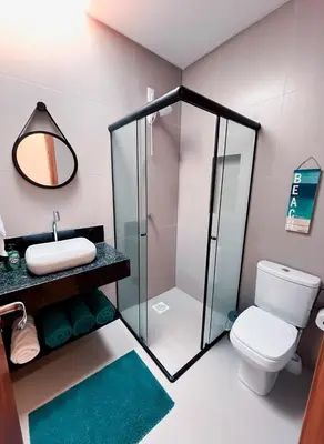 Uma casa de banho em Duplex com hidro - 200m da Praia de Mariscal