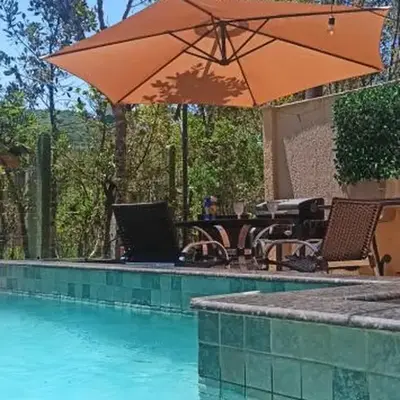 Casa Jade duplex nova com piscina em Mariscal