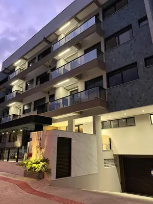 O edifício onde o apartamento está situado