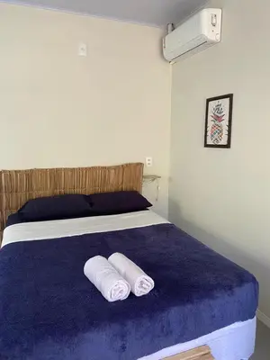 Uma cama ou camas num quarto em Loft Para Casais com Jacuzzi - Geminado - Unidade 2 Sunset - Sem Café da Manã