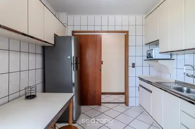A cozinha ou kitchenette de Apto 3Q frente-mar c/ churrasq. em Itapema CON0101