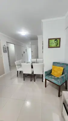 A planta de Apartamento uma quadra da praia