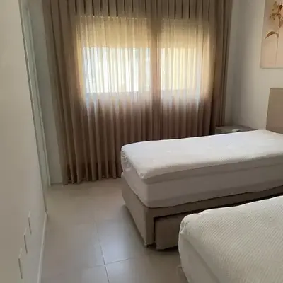 Apartamento meia praia itapema SC 3 suítes