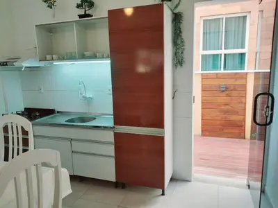 A cozinha ou kitchenette de Exclusive apt, meters from Bombínhas beach