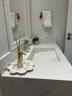 Uma casa de banho em Lindo apartamento próximo do mar novinho