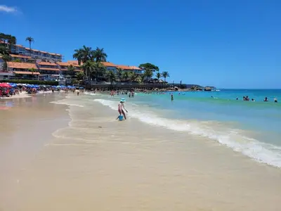 Uma praia em ou perto do apartamento