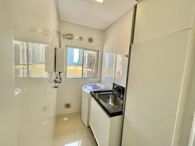 A cozinha ou kitchenette de otimo apartamento a 150 metros do mar