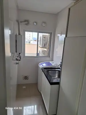 A cozinha ou kitchenette de otimo apartamento a 150 metros do mar
