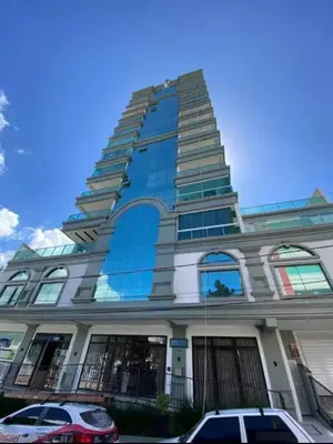 O edifício onde o apartamento está situado