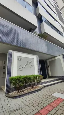 O edifício onde o apartamento está situado