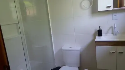 Uma casa de banho em Cantinho do Bê