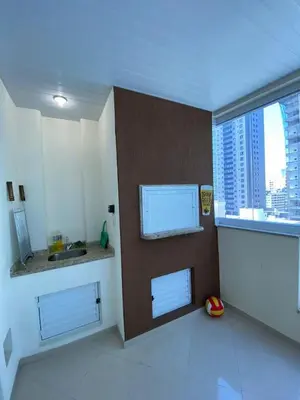 A cozinha ou kitchenette de Ap 3 Quartos 150m do Mar no Coração da Meia Praia